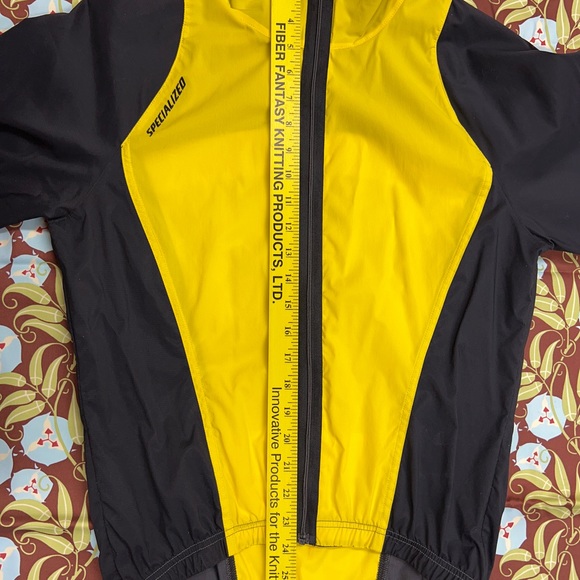Specialized cycling rain/wind jacket. - Picture 10 of 11